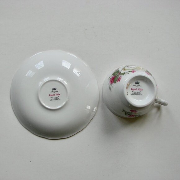 Vintage Bone China Teacup and Saucer White Rose Pink Flower Royal Vale Scalloped - Picture 8 of 8